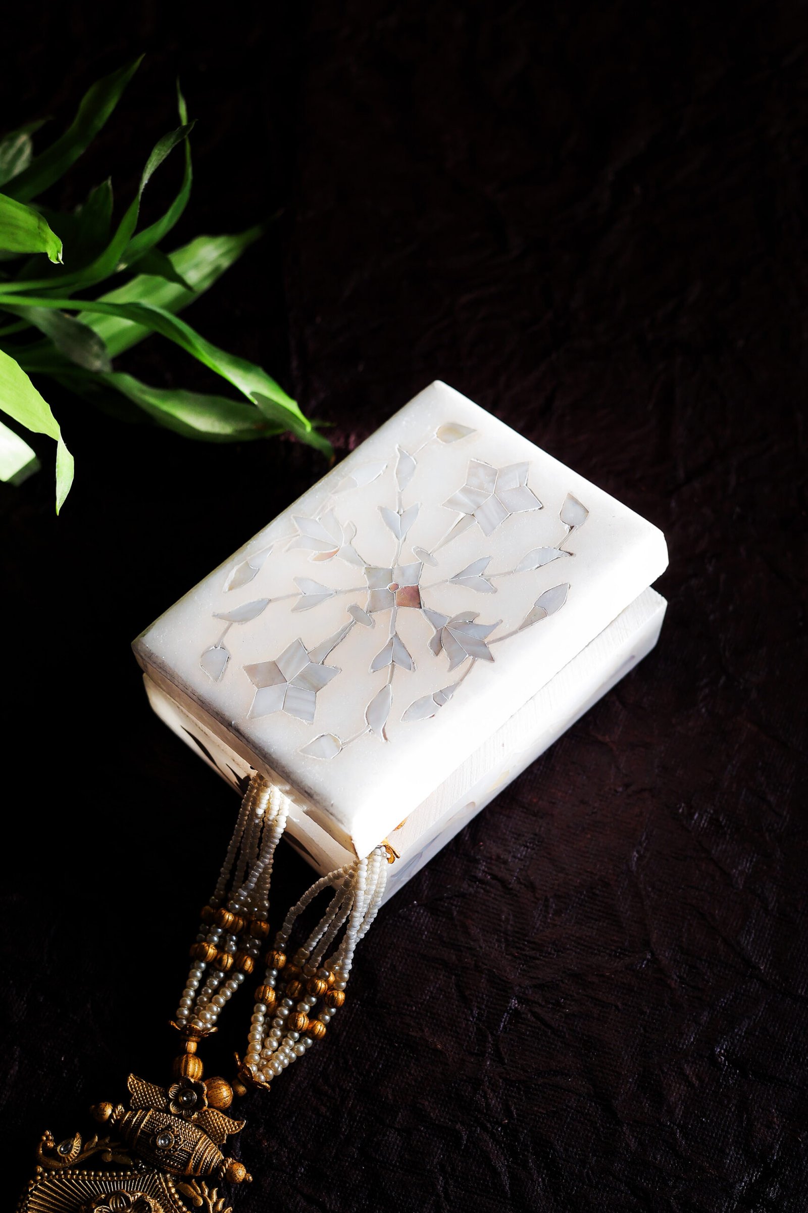 White Marble Inlay Jewelry Box – Classic Floral Stone Design (4x3 Inch)