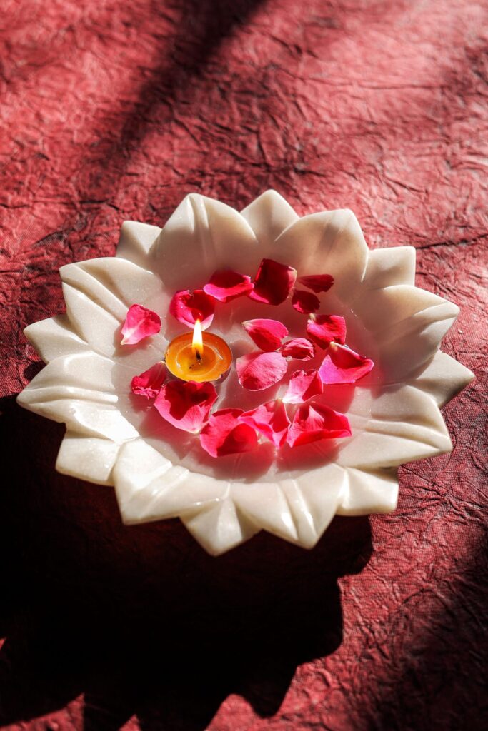 White Marble Urli Bowl – Handmade Luxury Decor for Floating Flowers & Candles - image 3