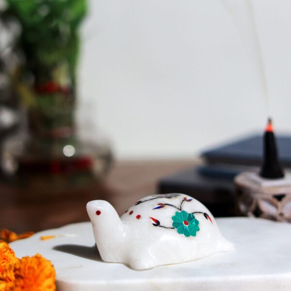 Handcrafted Marble Turtle with Semi-Precious Stone Inlay – Auspicious Home Décor