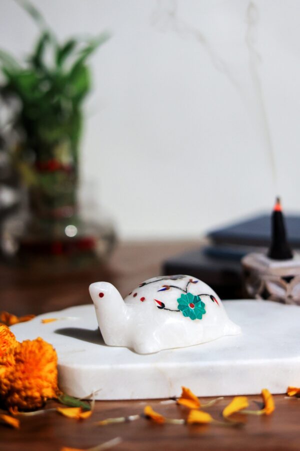 Handcrafted Marble Turtle with Semi-Precious Stone Inlay – Auspicious Home Décor