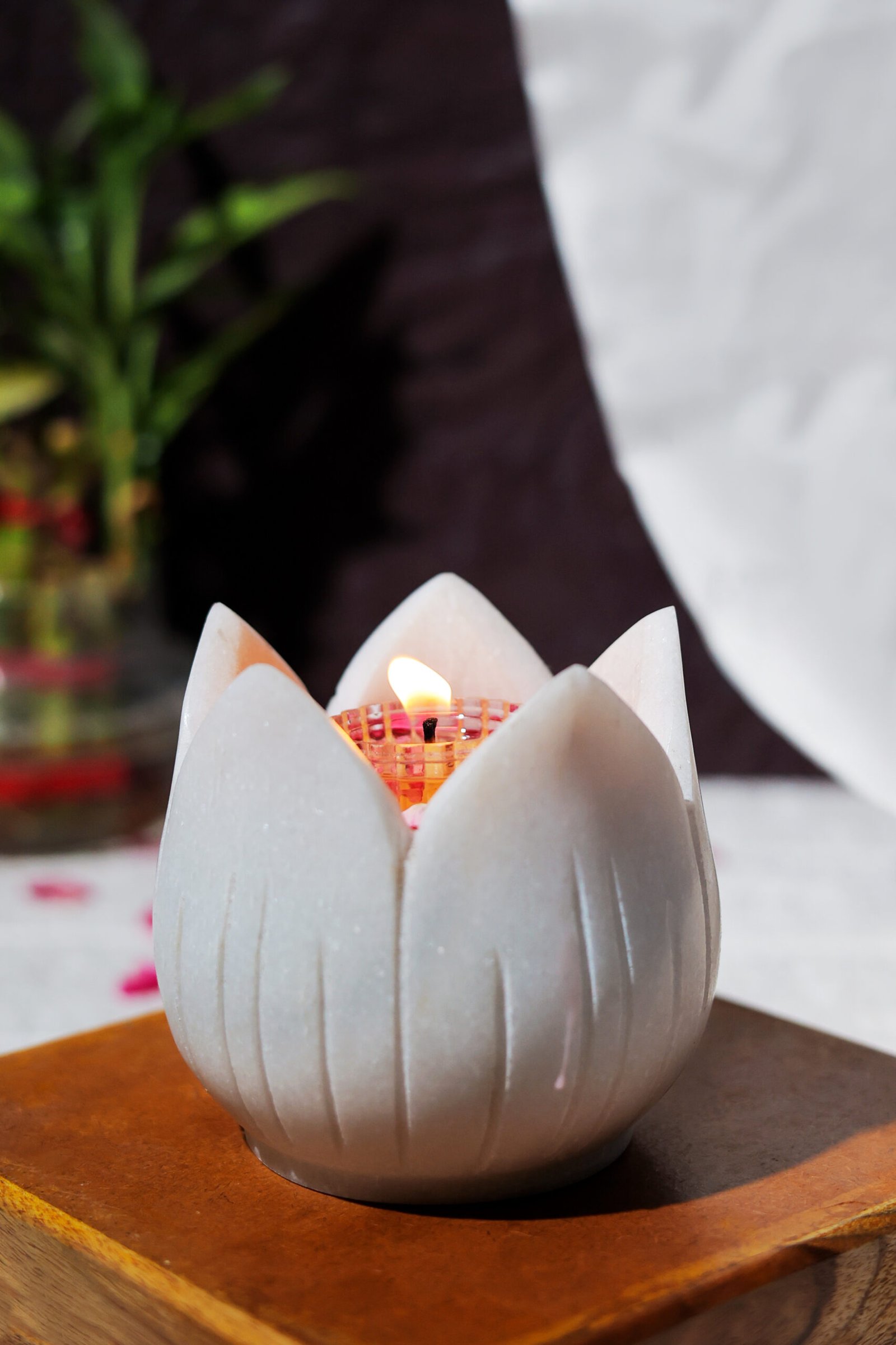 White Marble Lotus Urli – Handmade Luxury Marble Decor for Floating Flowers & Candles