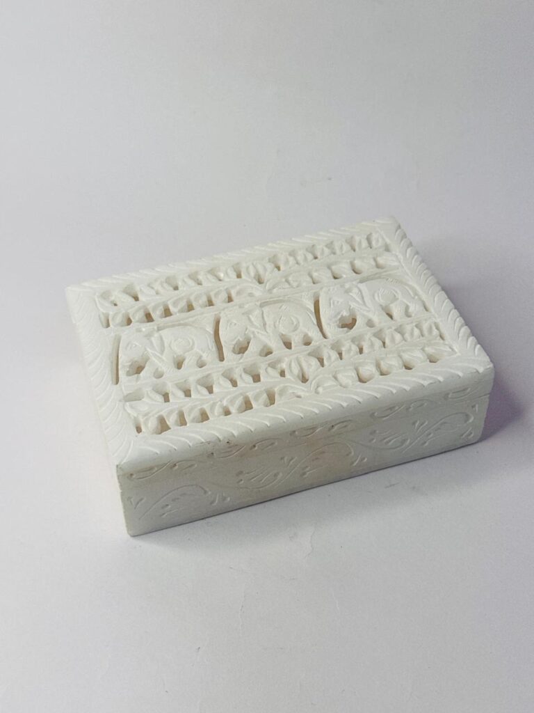 Handcrafted White Marble Carving Jewelry Box Beautiful Design 6x4 Inch - image 4