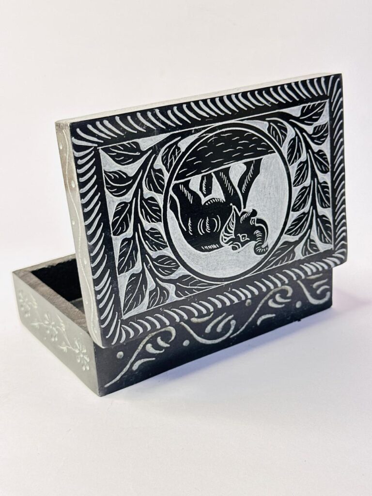 Marble Soapstone  Handmade Jewelry Box Beautiful Design Black Color 6x4 Inch - image 4