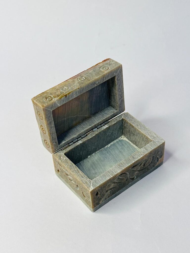 Handcrafted Marble Soapstone Leaf Pattern Jewelry Box Handmade 3x2 Inch - image 6